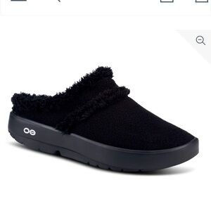 OOFOS - Womens Slippers - SIZE 9. Brand new